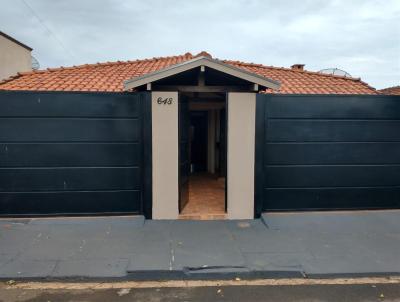 Casa para Locao, em Bernardino de Campos, bairro Centro, 3 dormitrios, 2 banheiros, 1 sute, 2 vagas