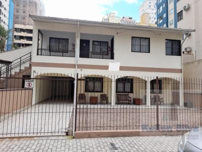 Casa para Temporada, em Itapema, bairro Meia Praia, 4 dormitrios, 2 banheiros, 4 vagas