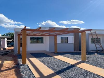 Casa para Venda, em Vrzea Grande, bairro Petrpolis, 2 dormitrios, 1 banheiro, 2 vagas