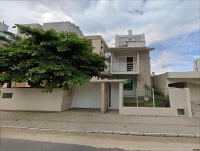 Casa para Temporada, em Laguna, bairro Mar Grosso, 3 dormitrios, 2 banheiros, 1 sute, 3 vagas