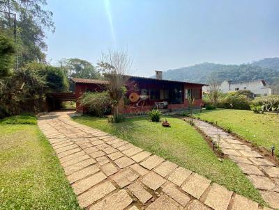 Casa para Venda, em Terespolis, bairro Albuquerque, 7 dormitrios, 4 banheiros, 1 sute, 5 vagas