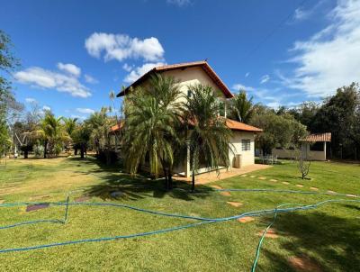 Stio para Venda, em Montes Claros, bairro Comunidade Terra de Santa Cruz, 3 dormitrios, 4 banheiros, 2 sutes, 10 vagas