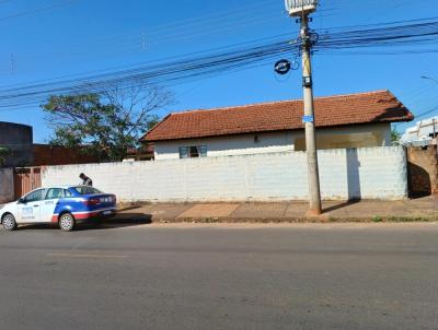 Casa para Venda, em Trs Lagoas, bairro Vila Piloto, 2 dormitrios, 1 sute