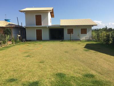 Casa para Venda, em Imbituba, bairro Araatuba, 4 dormitrios, 3 banheiros, 1 sute, 3 vagas