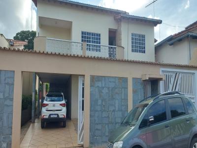 Casa para Venda, em Ceres, bairro CENTRO, 6 dormitórios, 4 banheiros, 1 suíte, 4 vagas