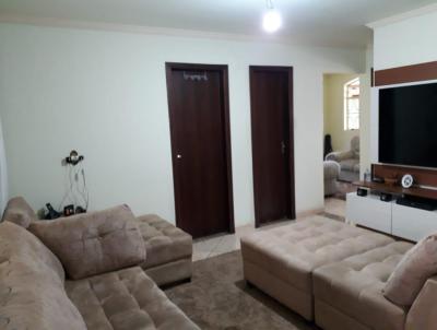 Casa para Venda, em Oliveira, bairro Santo Antonio, 3 dormitrios, 2 banheiros, 2 vagas