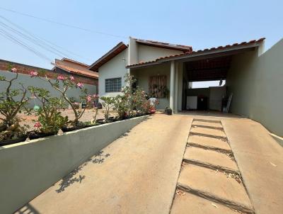 Casa para Venda, em Lucas do Rio Verde, bairro Parque das Americas, 2 dormitrios, 1 banheiro, 1 vaga