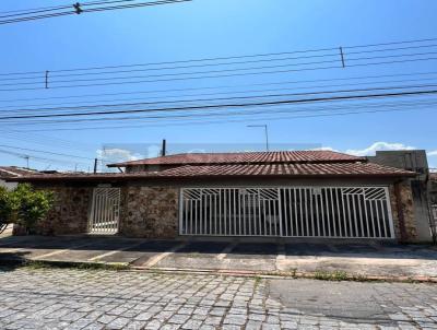 Casa para Venda, em Cruzeiro, bairro Centro, 3 dormitrios, 3 banheiros, 1 sute, 7 vagas