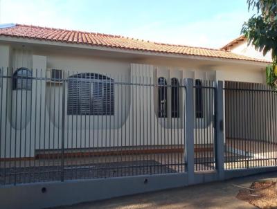 Casa para Venda, em Umuarama, bairro Zona II, 2 dormitrios, 1 banheiro, 1 sute, 3 vagas