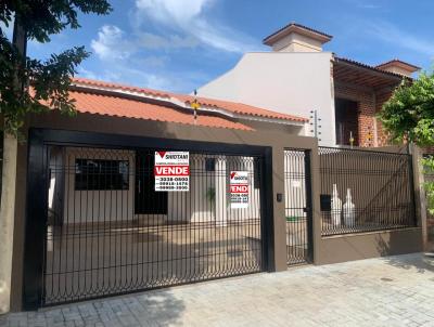 Casa para Venda, em Umuarama, bairro Zona II, 2 dormitrios, 3 banheiros, 1 sute