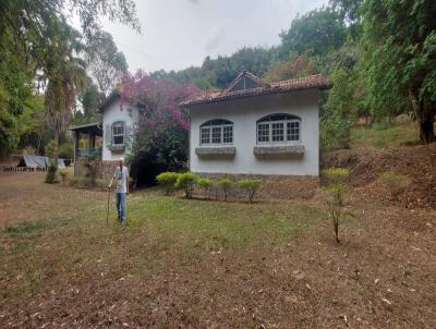 Casa para Venda, em Carmo de Minas, bairro Chacrinha, 3 dormitrios, 2 banheiros, 2 sutes, 4 vagas