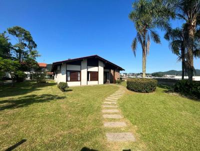 Casa para Venda, em Joinville, bairro Bom Retiro, 3 dormitrios, 2 banheiros, 1 sute, 4 vagas