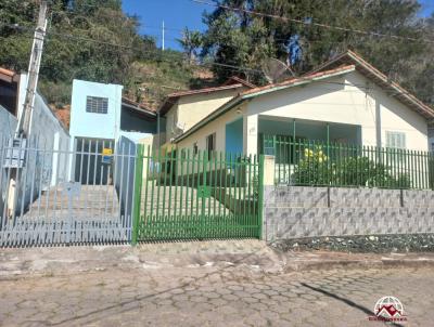 Casa para Venda, em So Luiz do Paraitinga, bairro Praa Doutor Oswaldo Cruz, 4 dormitrios, 2 banheiros, 1 sute, 3 vagas