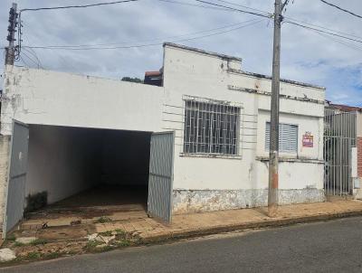 Casa para Venda, em Carmo do Paranaba, bairro Centro, 3 dormitrios, 2 banheiros, 1 sute, 1 vaga