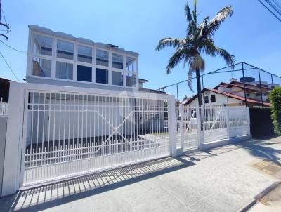 Casa para Venda, em Santa Cruz do Sul, bairro Universitrio, 4 dormitrios, 5 banheiros, 2 sutes, 2 vagas