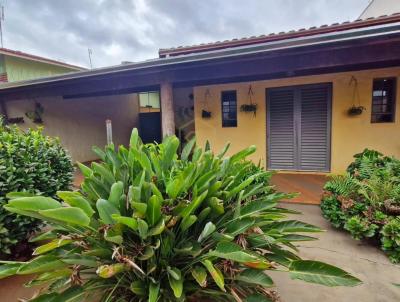 Casa para Venda, em Botucatu, bairro Vila So Lcio, 3 dormitrios, 2 banheiros, 1 sute, 2 vagas