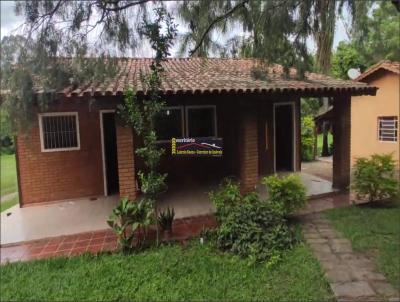Casa para Loca��o, em Valinhos, bairro Dois C�rregos, 3 dormit�rios, 1 banheiro, 2 vagas