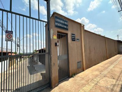 Casa para Venda, em Goinia, bairro Jardim Petrpolis, 2 dormitrios, 1 banheiro, 2 vagas