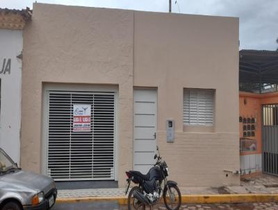 Casa para Venda, em Cceres, bairro Centro, 2 dormitrios, 2 banheiros, 1 sute, 1 vaga