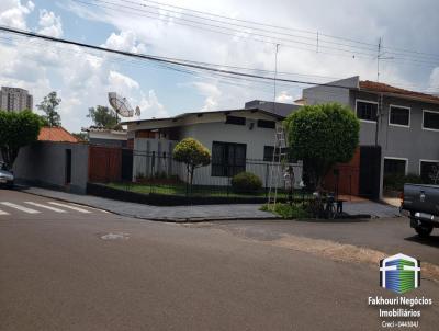 Casa para Venda, em Ourinhos, bairro Centro, 3 dormitrios, 4 banheiros, 1 sute, 2 vagas