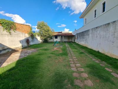 Casa para Locao, em Campo Belo, bairro Centro, 3 dormitrios, 1 banheiro, 1 sute, 4 vagas