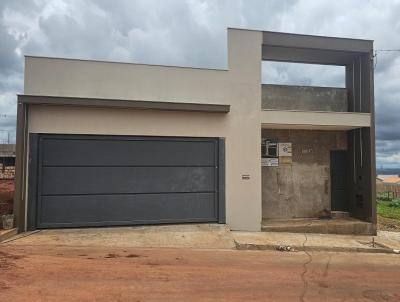 Casa para Venda, em Carmo do Paranaba, bairro RESIDENCIAL BH, 3 dormitrios, 3 banheiros, 1 sute, 2 vagas