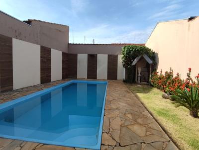 Casa para Venda, em Pirassununga, bairro Vila Brasil, 1 dormitrio, 2 banheiros