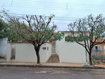 Casa para Locao, em Presidente Venceslau, bairro Vila Salles, 3 dormitrios, 3 banheiros, 1 sute, 2 vagas