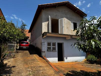 Casa para Locao, em Taquarituba, bairro Centro, 2 dormitrios, 1 banheiro, 1 vaga