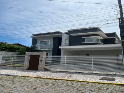 Casa para Venda, em Cambori, bairro Centro, 3 dormitrios, 4 banheiros, 1 sute, 2 vagas