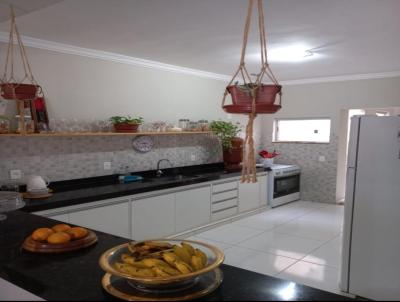 Casa para Venda, em Tefilo Otoni, bairro Solidariedade, 3 dormitrios, 2 banheiros, 1 sute, 2 vagas
