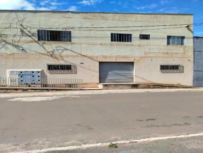 Ponto Comercial para Locao, em Santo Antnio da Platina, bairro Aparecidinho III, 3 banheiros, 4 vagas