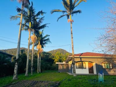 Casa para Venda, em Balnerio Cambori, bairro So Judas Tadeu, 3 dormitrios, 2 banheiros, 1 sute, 2 vagas