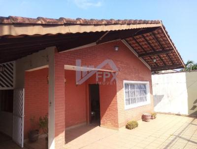 Casa para Venda, em Itanhaém, bairro Loty, 3 dormitórios, 1 banheiro, 1 suíte, 3 vagas