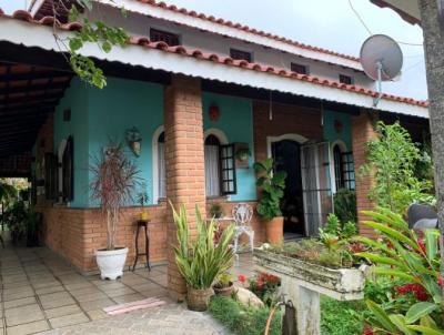 Casa para Venda, em Itanhaém, bairro Jardim Regina, 3 dormitórios, 1 banheiro, 2 suítes, 3 vagas