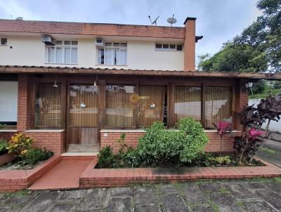 Casa em Condomnio para Venda, em Terespolis, bairro Alto, 3 dormitrios, 2 banheiros, 3 vagas