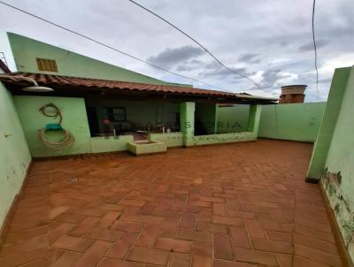 Casa para Venda, em Jata, bairro Vila Santa Maria, 3 dormitrios, 1 banheiro, 2 vagas