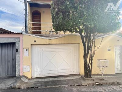 Casa para Venda, em Montes Claros, bairro Cndida Cmara, 3 dormitrios, 2 banheiros, 3 sutes, 4 vagas