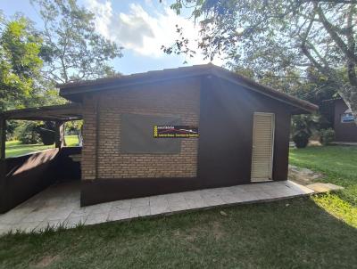 Casa para Locao, em Valinhos, bairro Dois Crregos, 1 dormitrio, 1 banheiro, 2 vagas