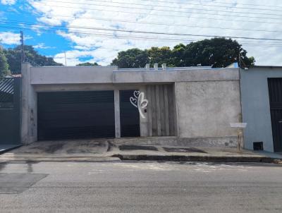 Casa para Venda, em Regente Feij, bairro Centro, 3 dormitrios, 3 banheiros, 3 vagas