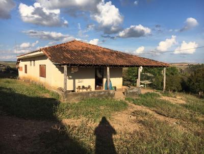 Fazenda para Venda, em Sacramento, bairro Zona Rural, 2 dormitrios, 2 banheiros, 1 sute