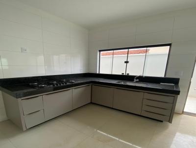 Casa para Venda, em Patos de Minas, bairro Nossa Senhora de Fatima, 3 dormitrios, 3 banheiros, 1 sute, 2 vagas