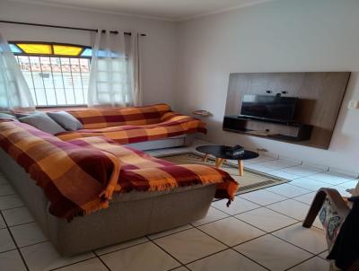 Sobrado para Venda, em Itanham, bairro Suaro, 3 dormitrios, 2 banheiros, 3 vagas