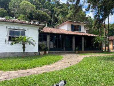 Casa para Venda, em Petrpolis, bairro Valparaso, 5 dormitrios, 5 banheiros, 5 vagas