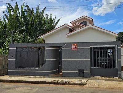 Casa para Venda, em Carmo do Paranaba, bairro Centro, 4 dormitrios, 3 banheiros, 1 sute, 2 vagas