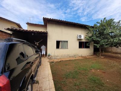 Casa para Venda, em Aparecida de Goinia, bairro Jardim Helvcia, 3 dormitrios, 2 banheiros, 1 sute, 2 vagas