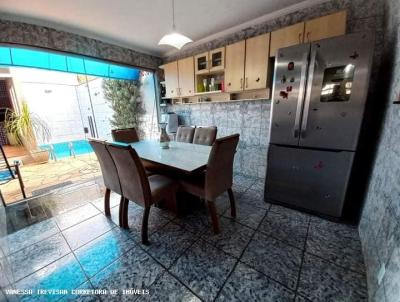 Casa para Venda, em , bairro Parque Tiradentes, 3 dormitórios, 2 banheiros, 1 vaga
