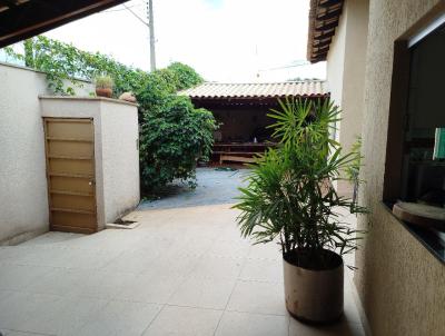 Casa para Venda, em Goinia, bairro Setor Trs Marias, 3 dormitrios, 3 banheiros, 1 sute, 2 vagas