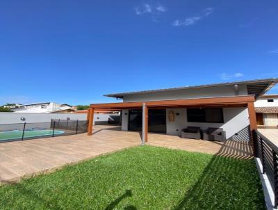 Casa para Venda, em Florianópolis, bairro Barra da lagoa, 3 dormitórios, 1 banheiro, 2 suítes, 4 vagas