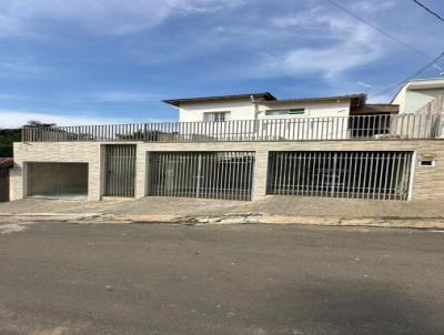 Casa para Venda, em Esprito Santo do Pinhal, bairro Centro, 3 dormitrios, 2 banheiros, 2 vagas